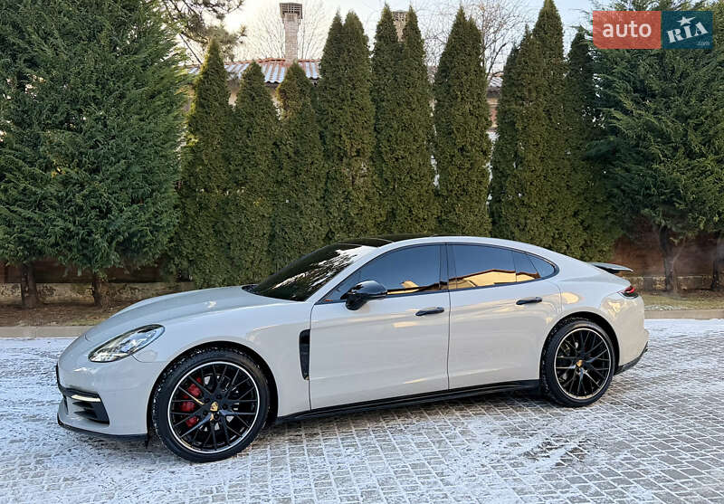 Фастбэк Porsche Panamera 2017 в Одессе
