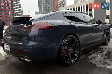 Фастбэк Porsche Panamera 2013 в Киеве