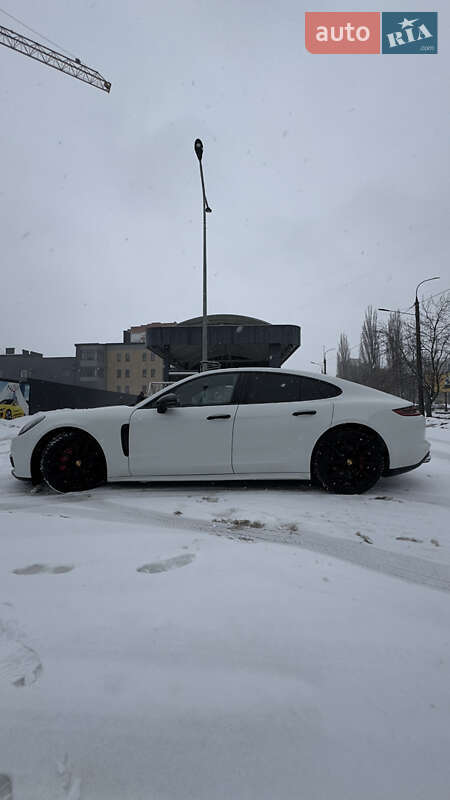 Фастбэк Porsche Panamera 2019 в Хмельницком