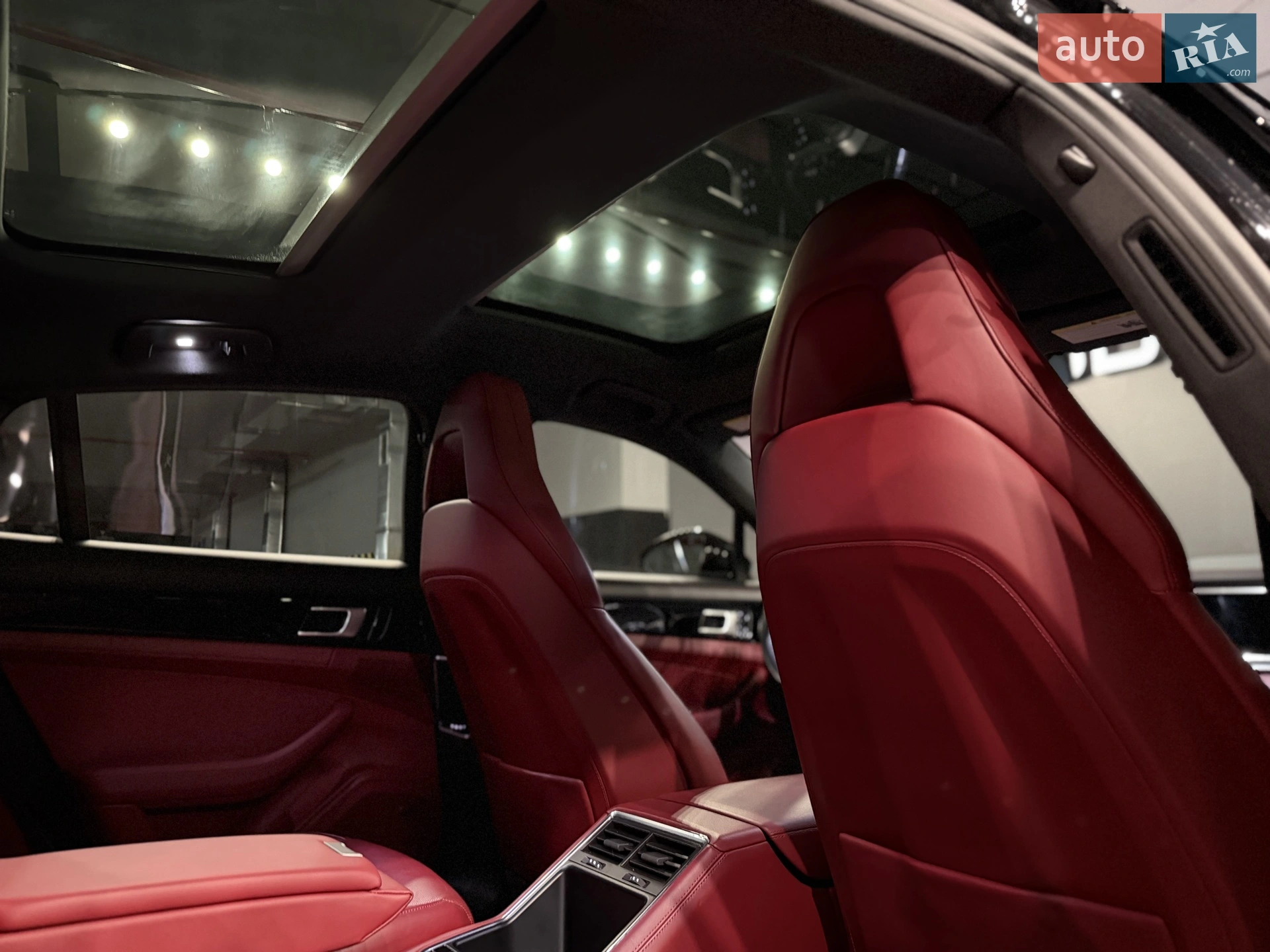 2017 Porsche Panamera - мініатюра 26