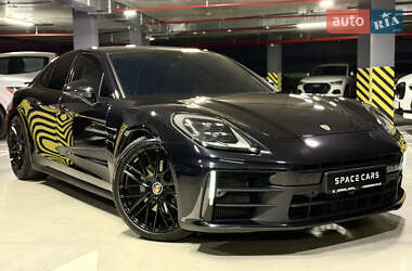Фастбек Porsche Panamera 2023 в Києві