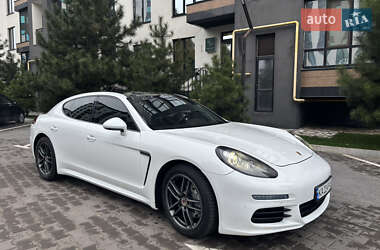 Фастбэк Porsche Panamera 2013 в Киеве