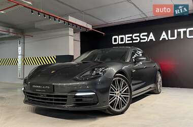 Фастбэк Porsche Panamera 2018 в Одессе