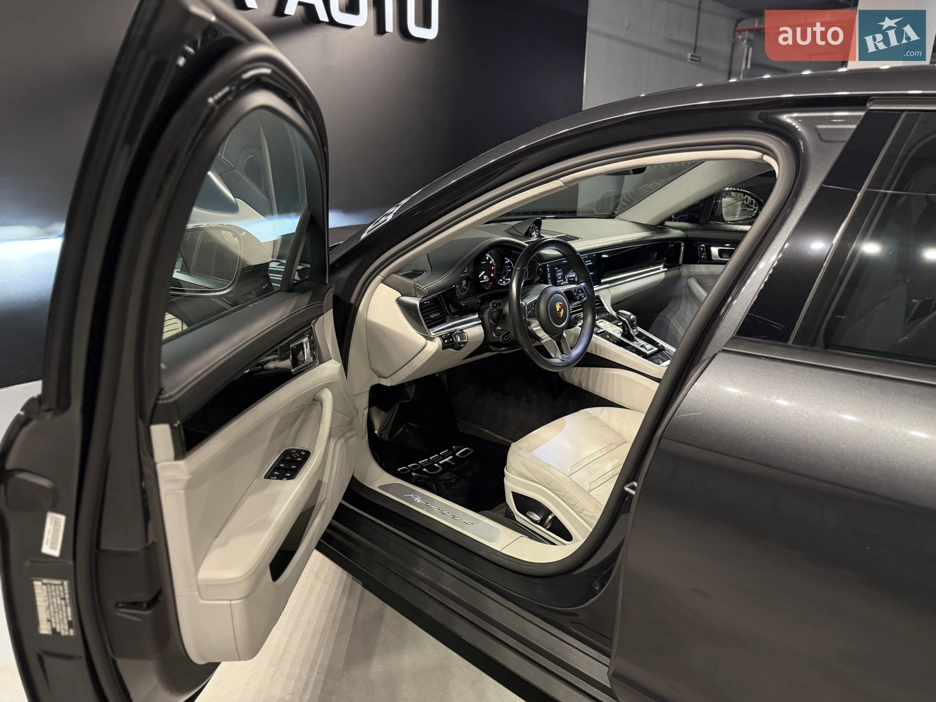 2018 Porsche Panamera - мініатюра 24