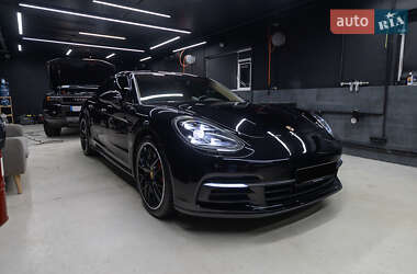 Универсал Porsche Panamera 2017 в Киеве