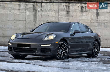 Фастбек Porsche Panamera 2014 в Рівному