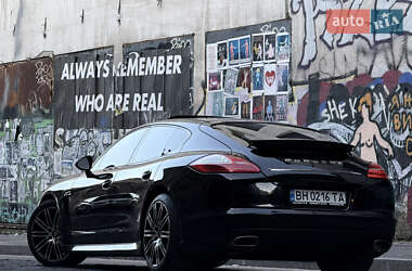 Фастбек Porsche Panamera 2012 в Одесі