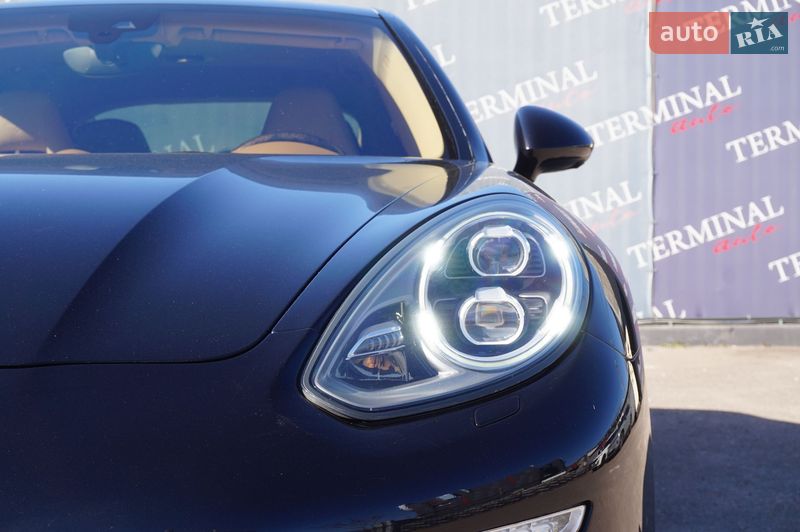 Фастбэк Porsche Panamera 2013 в Одессе