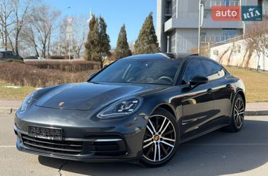 Фастбэк Porsche Panamera 2018 в Киеве