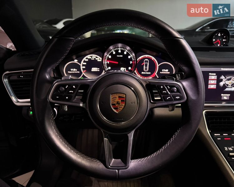 Фастбэк Porsche Panamera 2018 в Одессе