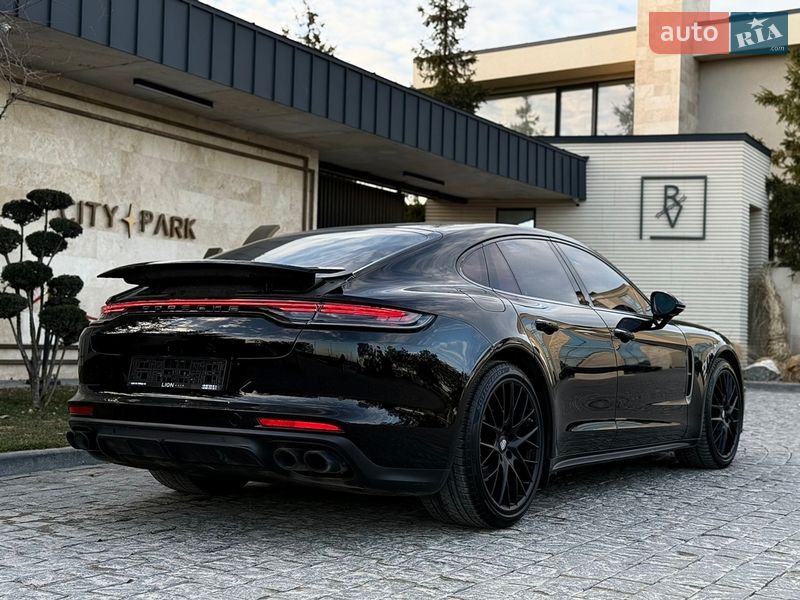 Фастбэк Porsche Panamera 2022 в Львове