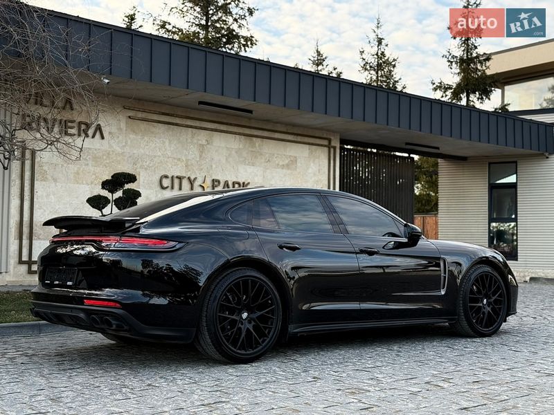 Фастбэк Porsche Panamera 2022 в Львове