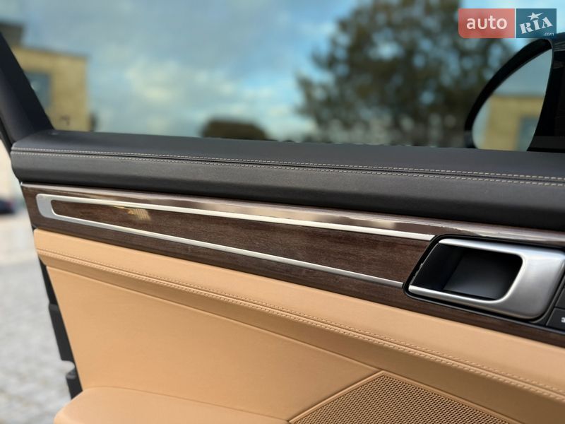 Фастбэк Porsche Panamera 2022 в Львове