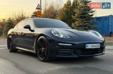 Фастбэк Porsche Panamera 2013 в Киеве