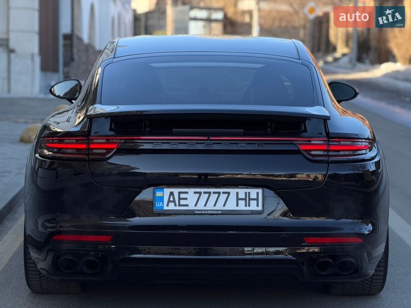 Фастбэк Porsche Panamera 2017 в Киеве