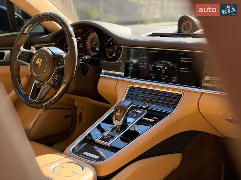 Фастбэк Porsche Panamera 2017 в Киеве