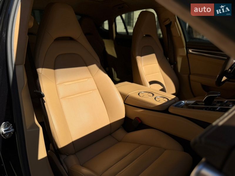 Фастбэк Porsche Panamera 2017 в Киеве