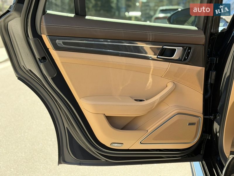 Фастбэк Porsche Panamera 2017 в Киеве