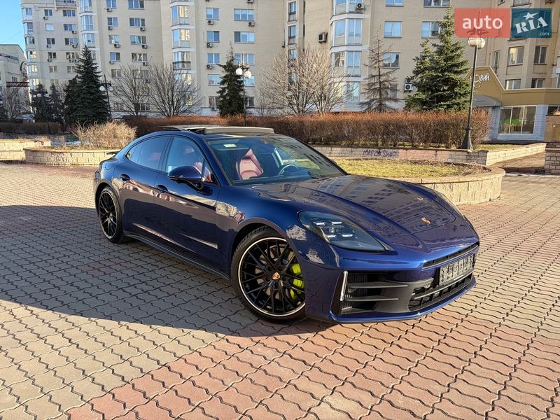 Фастбэк Porsche Panamera 2024 в Киеве