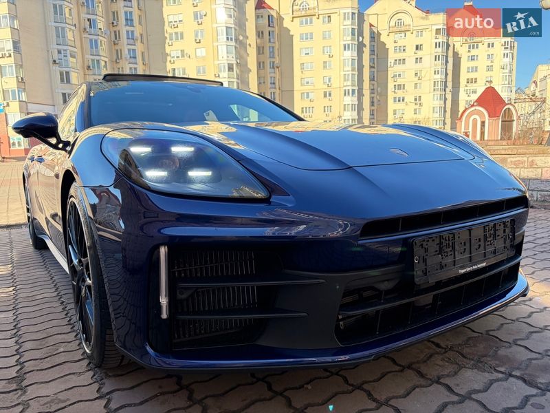 Фастбэк Porsche Panamera 2024 в Киеве
