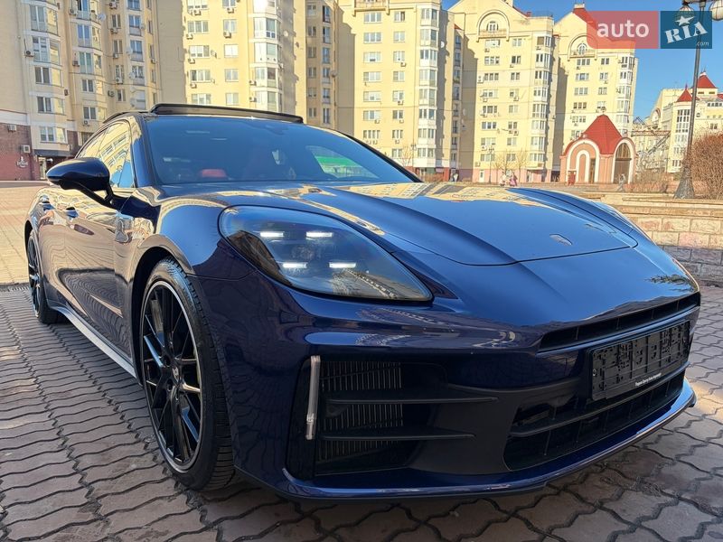 Фастбэк Porsche Panamera 2024 в Киеве