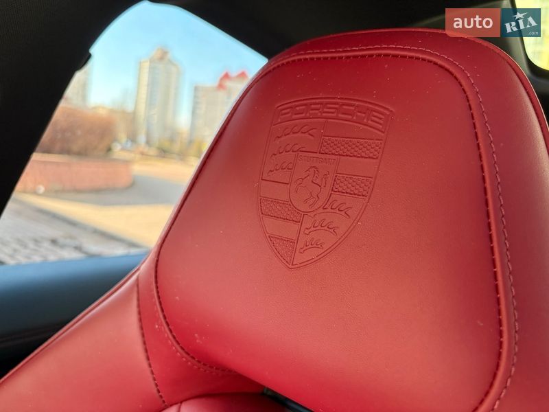 Фастбэк Porsche Panamera 2024 в Киеве