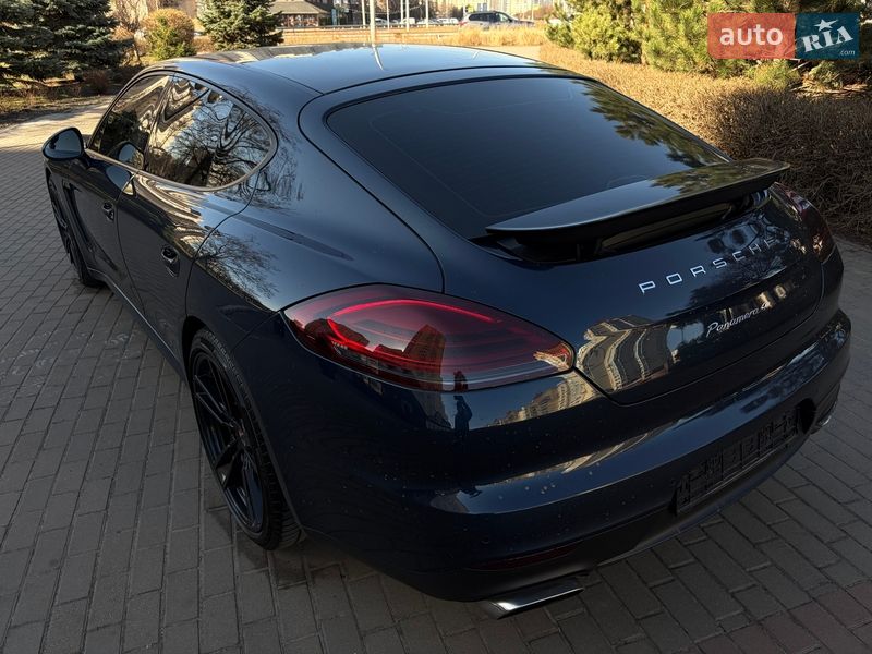 Фастбэк Porsche Panamera 2013 в Киеве