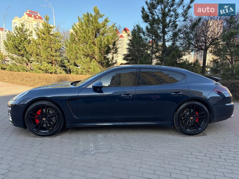 Фастбэк Porsche Panamera 2013 в Киеве