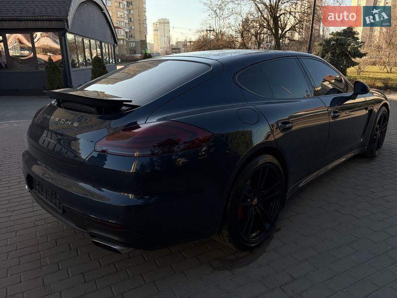 Фастбэк Porsche Panamera 2013 в Киеве