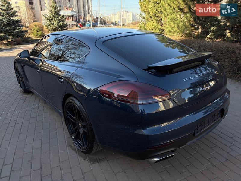 Фастбэк Porsche Panamera 2013 в Киеве
