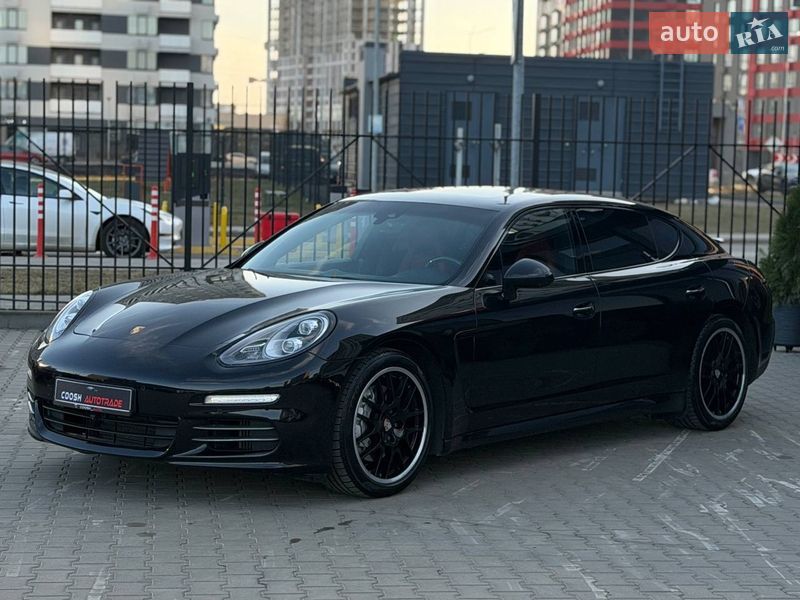 Фастбек Porsche Panamera 2013 в Києві