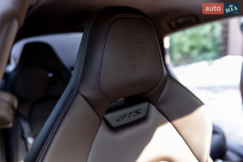 Фастбэк Porsche Panamera 2025 в Киеве