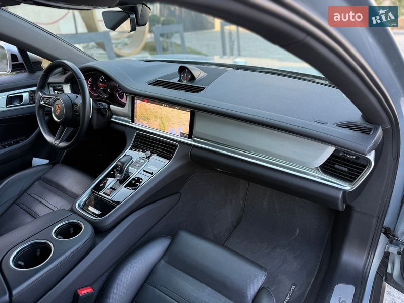 Фастбэк Porsche Panamera 2021 в Львове