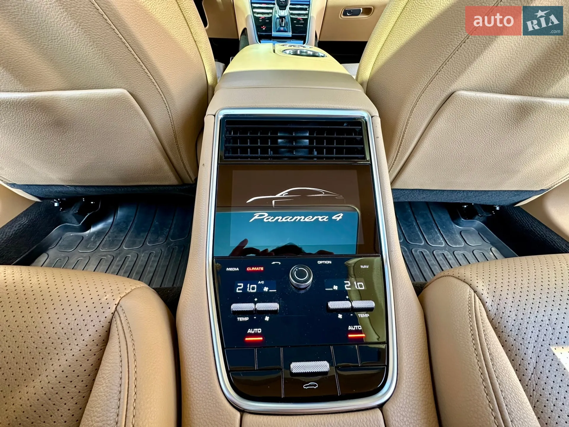 2017 Porsche Panamera - мініатюра 16