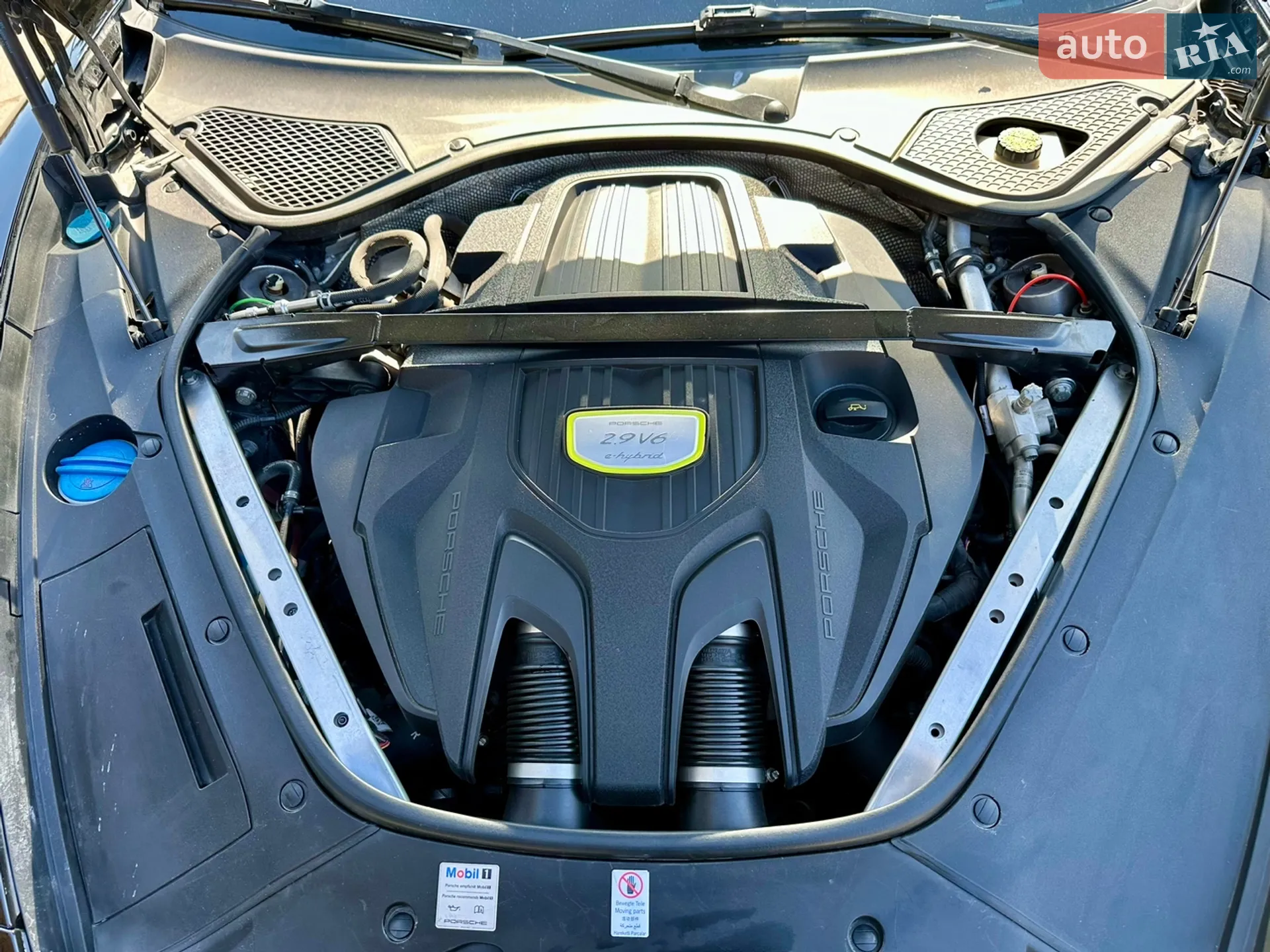 2017 Porsche Panamera - мініатюра 28