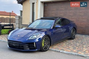 Фастбэк Porsche Panamera 2024 в Киеве