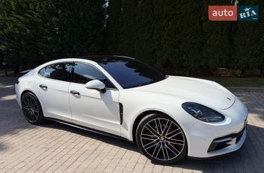 Фастбэк Porsche Panamera 2017 в Одессе