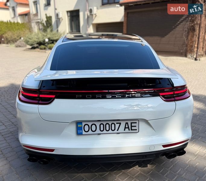 Фастбэк Porsche Panamera 2017 в Одессе