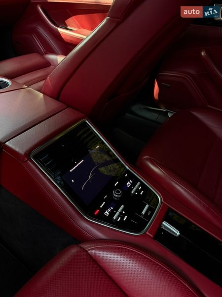 Фастбэк Porsche Panamera 2017 в Одессе