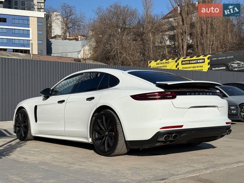 Фастбэк Porsche Panamera 2019 в Киеве
