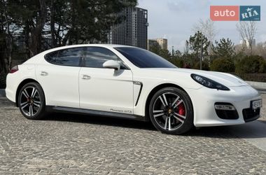 Фастбэк Porsche Panamera 2012 в Днепре