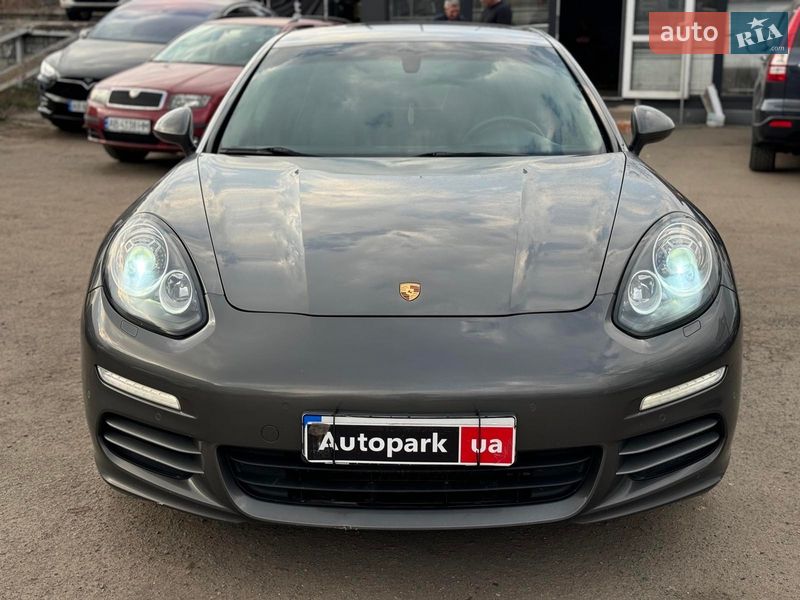 Фастбэк Porsche Panamera 2013 в Виннице