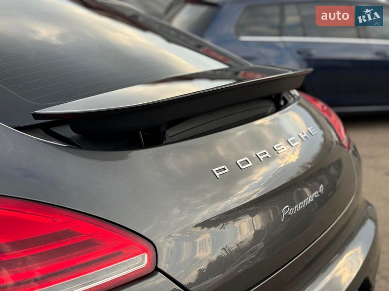 Фастбэк Porsche Panamera 2013 в Виннице