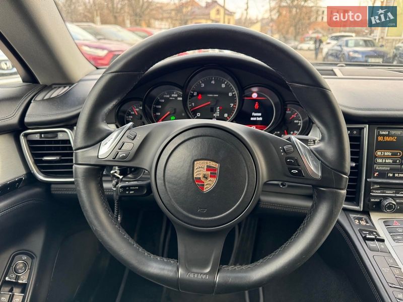 Фастбэк Porsche Panamera 2013 в Виннице