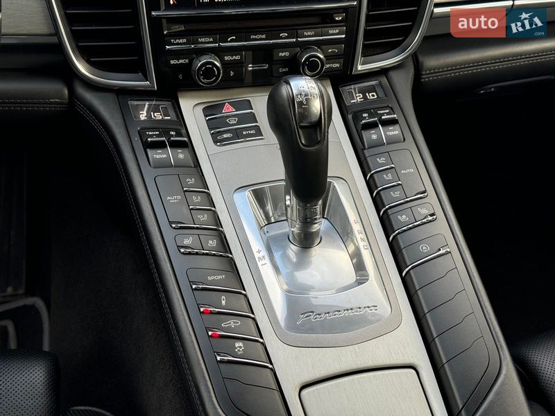 Фастбэк Porsche Panamera 2013 в Виннице