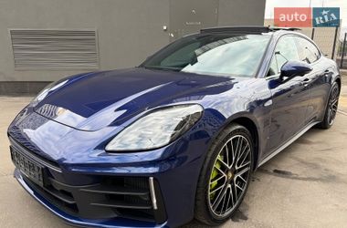 Фастбэк Porsche Panamera 2024 в Киеве