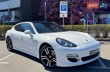 Фастбэк Porsche Panamera 2012 в Киеве