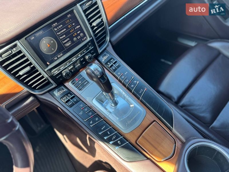 Фастбек Porsche Panamera 2012 в Києві фото 21 Фастбек Porsche Panamera 2012 в Києві