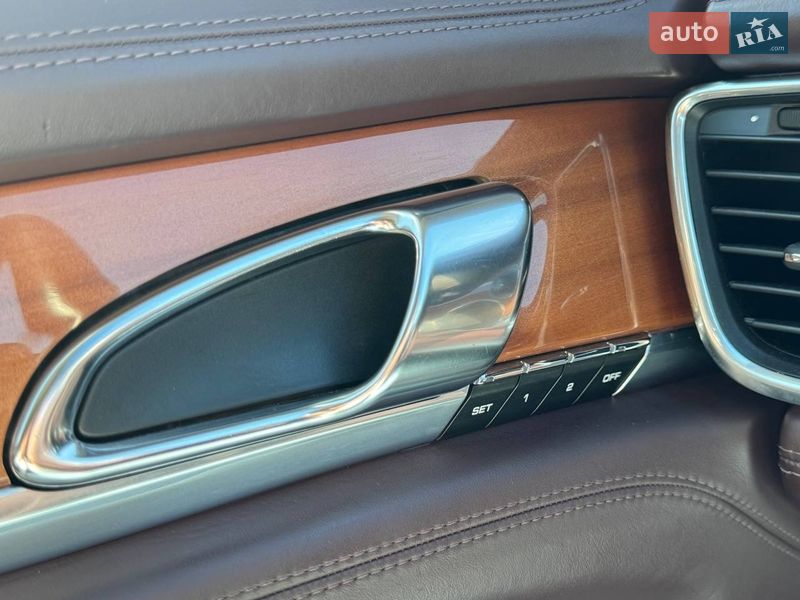 Фастбек Porsche Panamera 2012 в Києві фото 26 Фастбек Porsche Panamera 2012 в Києві