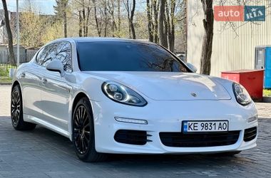Фастбек Porsche Panamera 2013 в Дніпрі